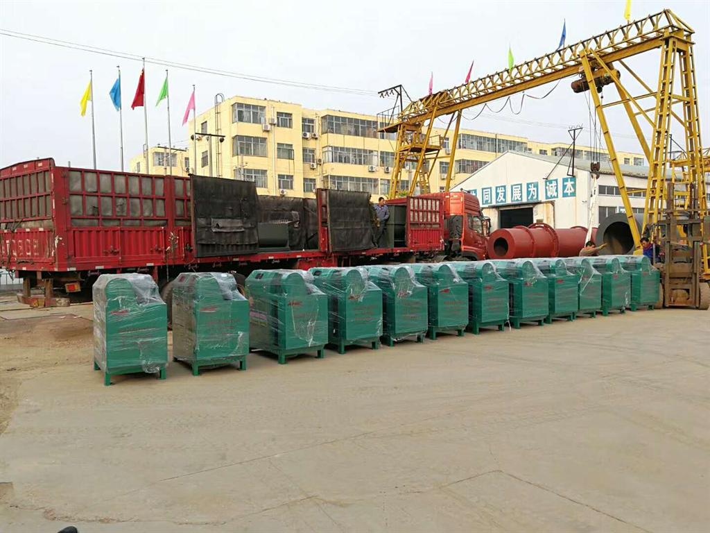 <strong>復(fù)合肥設(shè)備</strong>